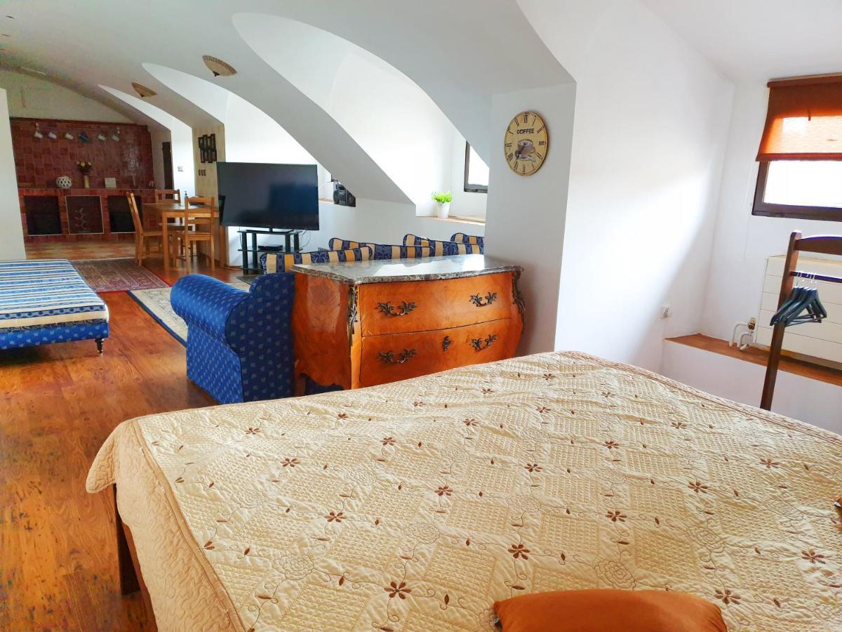 Studio Karluv Most Prague Luaran gambar