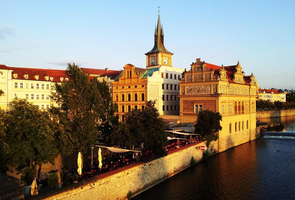 Studio Karluv Most Prague Bilik gambar