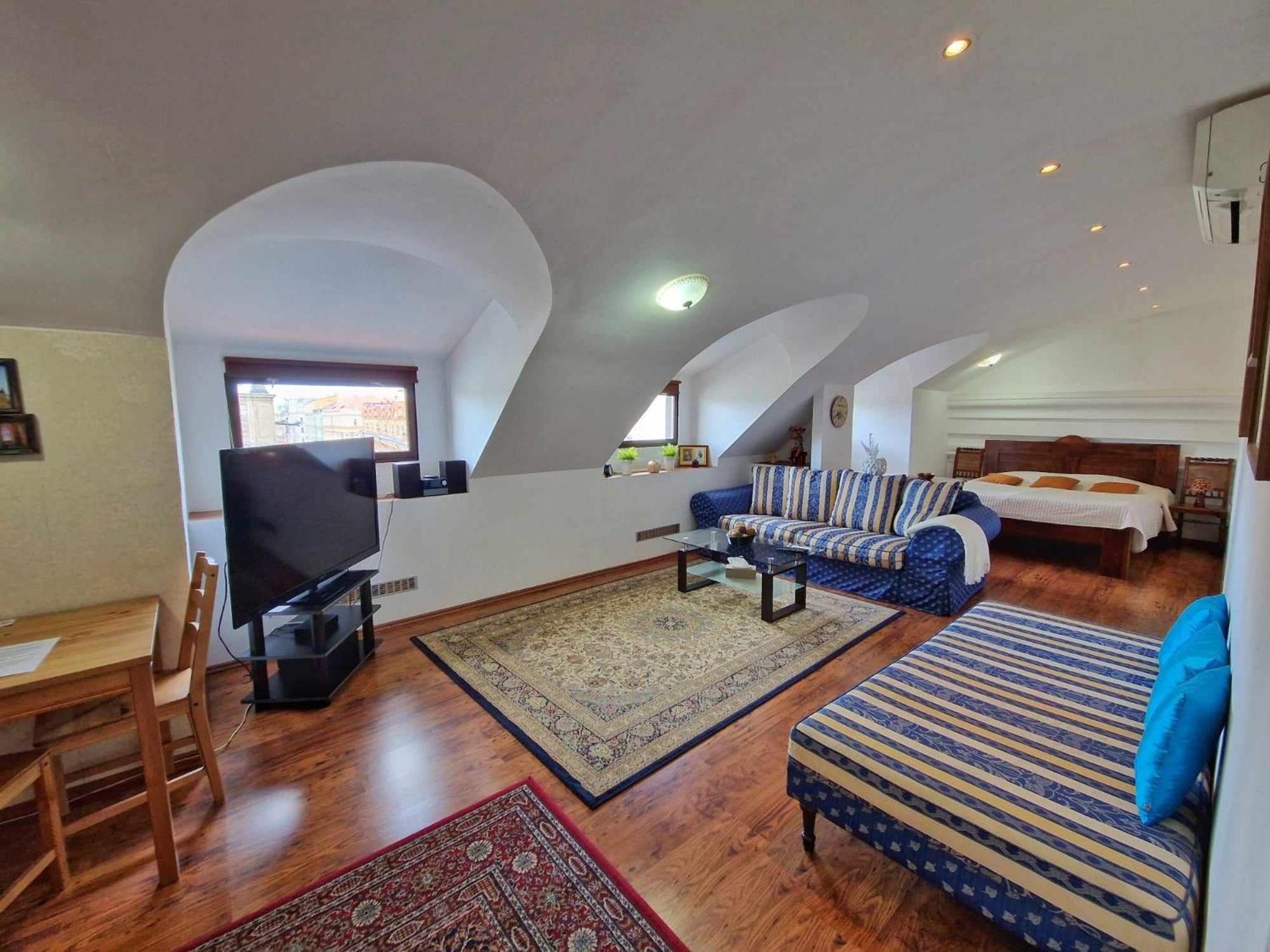 Studio Karluv Most Prague Luaran gambar