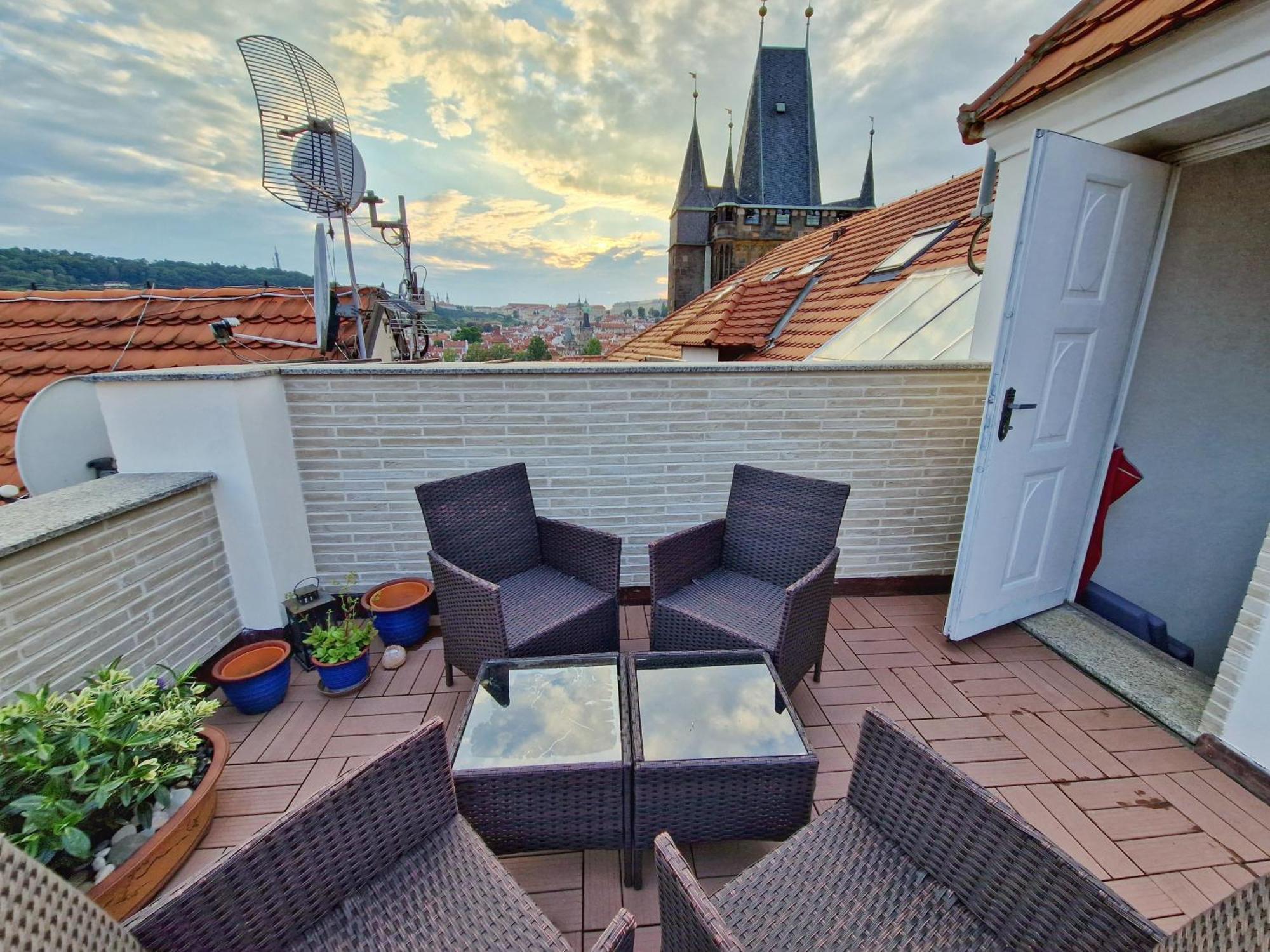 Studio Karluv Most Prague Luaran gambar