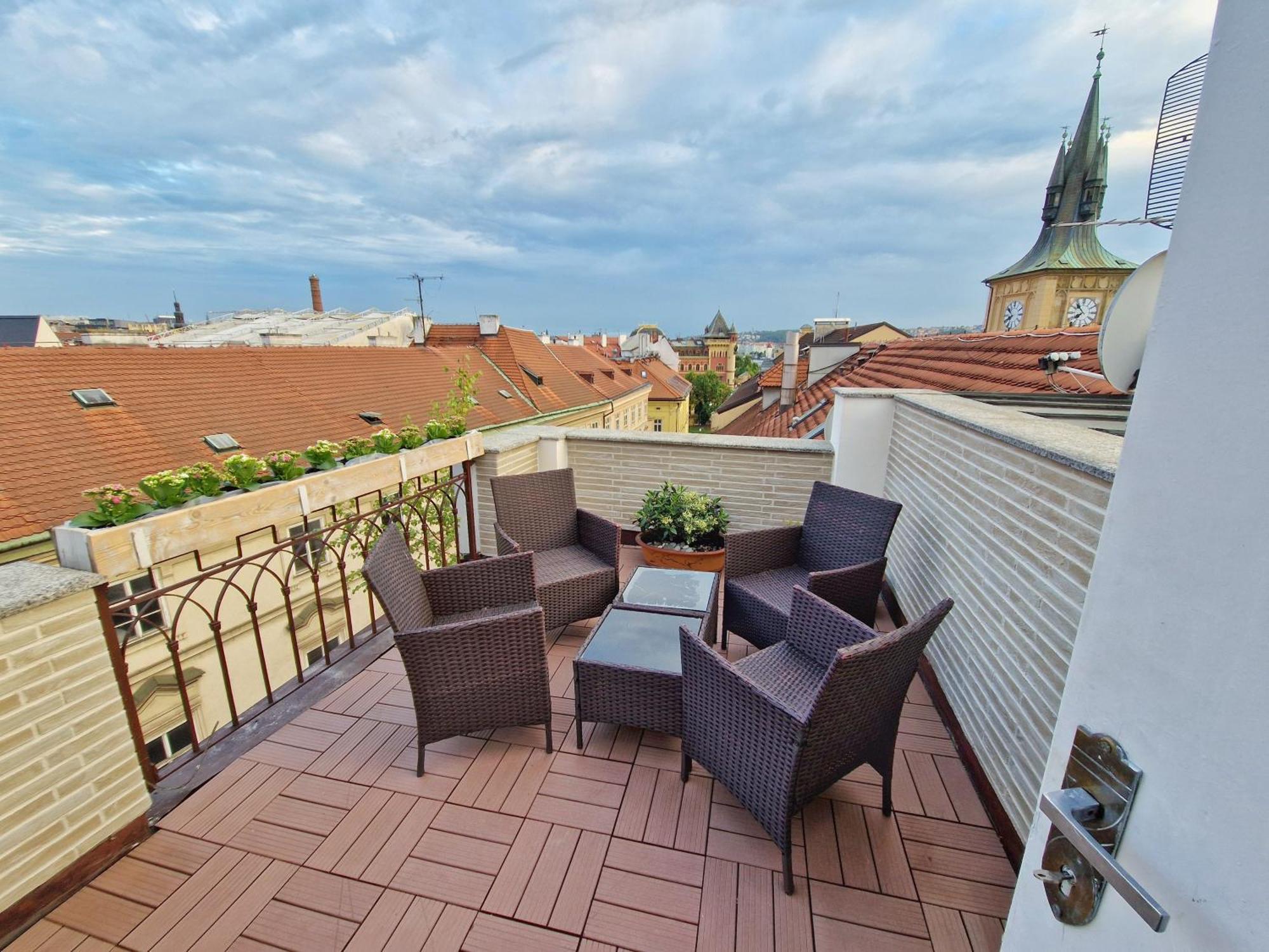Studio Karluv Most Prague Luaran gambar