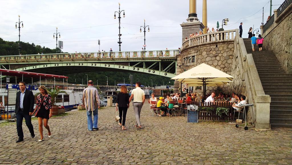Studio Karluv Most Prague Bilik gambar